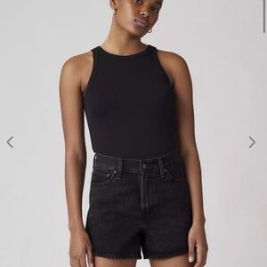 Women’s Levi's® Premium
80S MOM WOMEN'S SHORTS
Size 26 - not to interrupt black